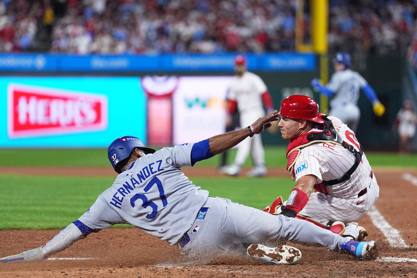 Blake Snell shines on mound and Dodgers hold off Phillies 4-3 for 2-0 lead in NLDS | iNFOnews.ca Blake Snell shines on mound and Dodgers hold off Phillies 4-3 for 2-0 lead in NLDS | iNFOnews.ca