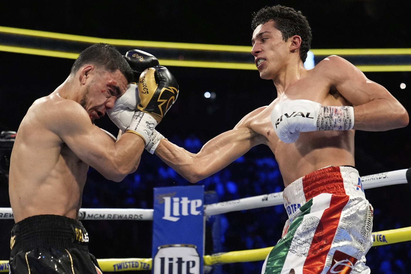 Inoue overcomes early knockdown, dominates Cardenas to remain undefeated with 8th-round TKO | iNFOnews.ca Inoue overcomes early knockdown, dominates Cardenas to remain undefeated with 8th-round TKO | iNFOnews.ca