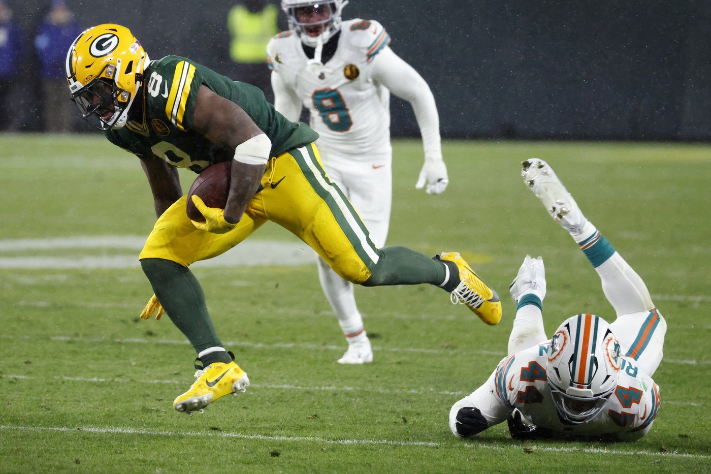 Love connects with Reed on 2 TDs as Packers use fast start to beat Dolphins 30-17 | iNFOnews.ca