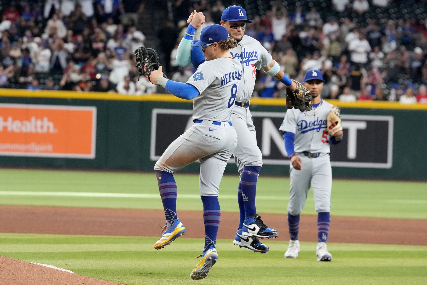 Dodgers clinch 12th NL West title in 13 years with 8-0 win over Diamondbacks | iNFOnews.ca