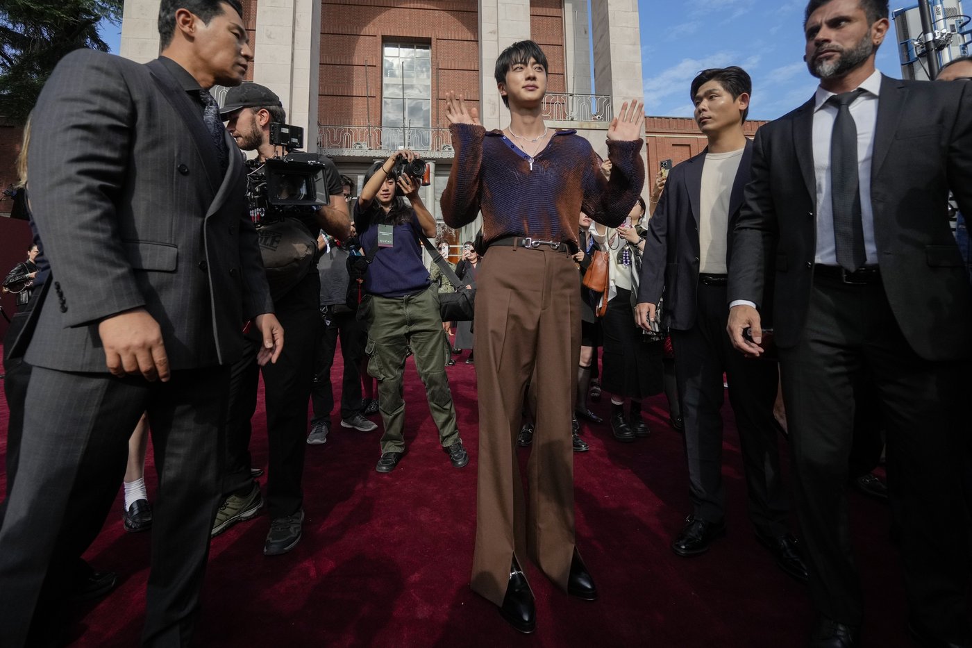 Gucci constructs looks of casual grandeur as Tod's focuses on Artisanal Intelligence | iNFOnews.ca