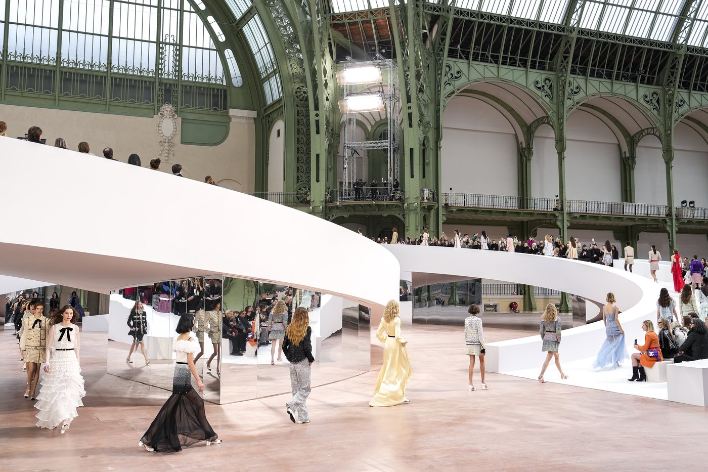 Chanel stuns with color, and Kylie Jenner, in Paris couture show | iNFOnews.ca