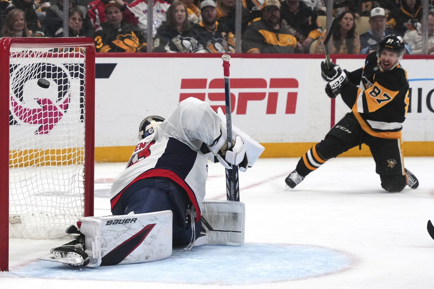 Amid another lost season for the Pittsburgh Penguins, the fire that drives Sidney Crosby still burns | iNFOnews.ca