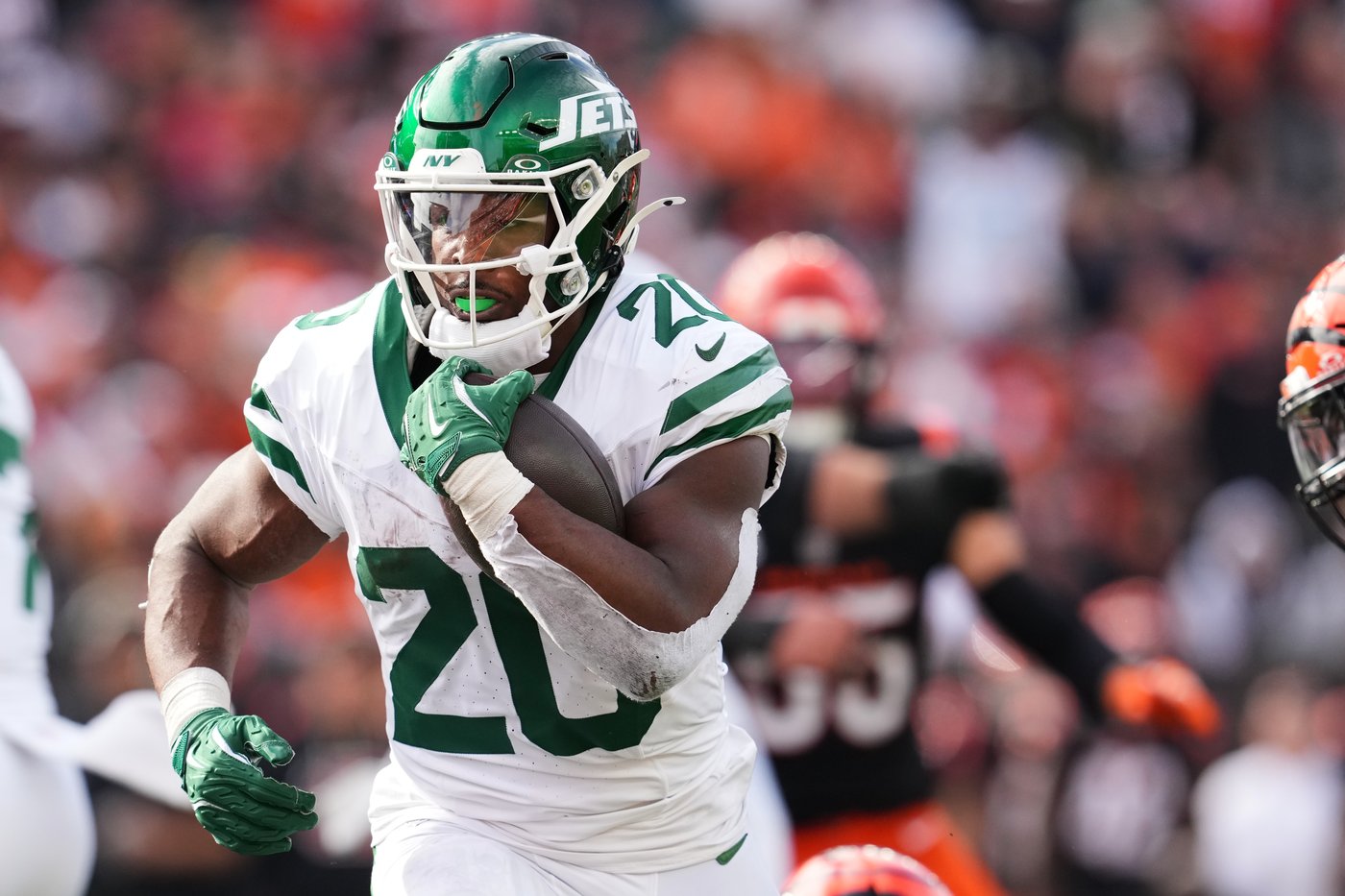 Jets' Quincy Williams says he lost his starting job, Breece Hall denies reports he asked for trade | iNFOnews.ca