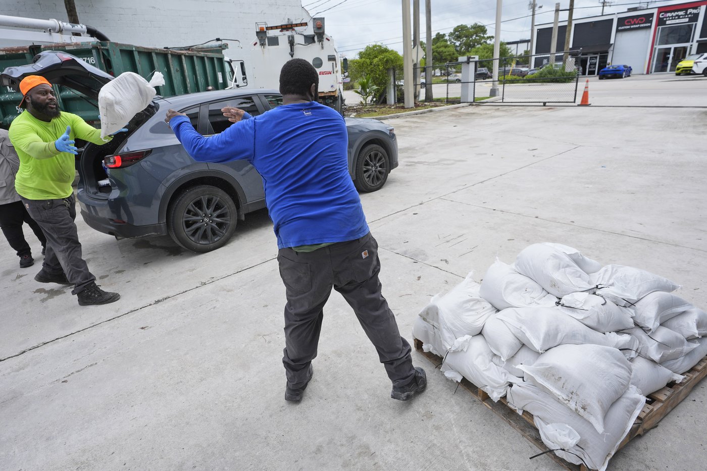The Latest: Hurricane Milton takes aim near Tampa Bay, Florida, once again a Category 5 storm | iNFOnews.ca