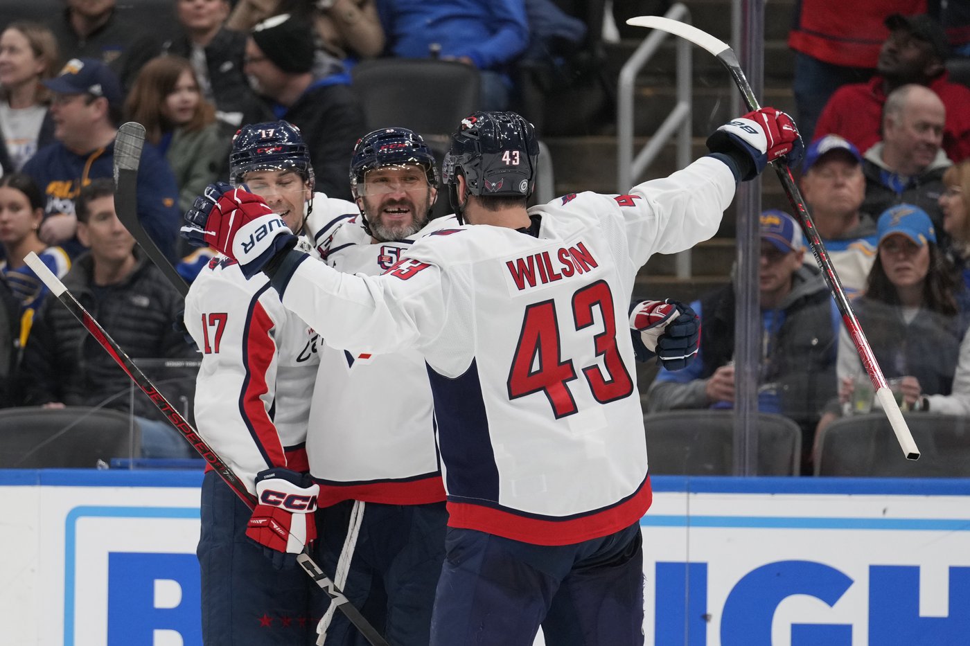 Ovechkin, McMichael each scores twice as Capitals skate to 8-1 victory over the Blues | iNFOnews.ca