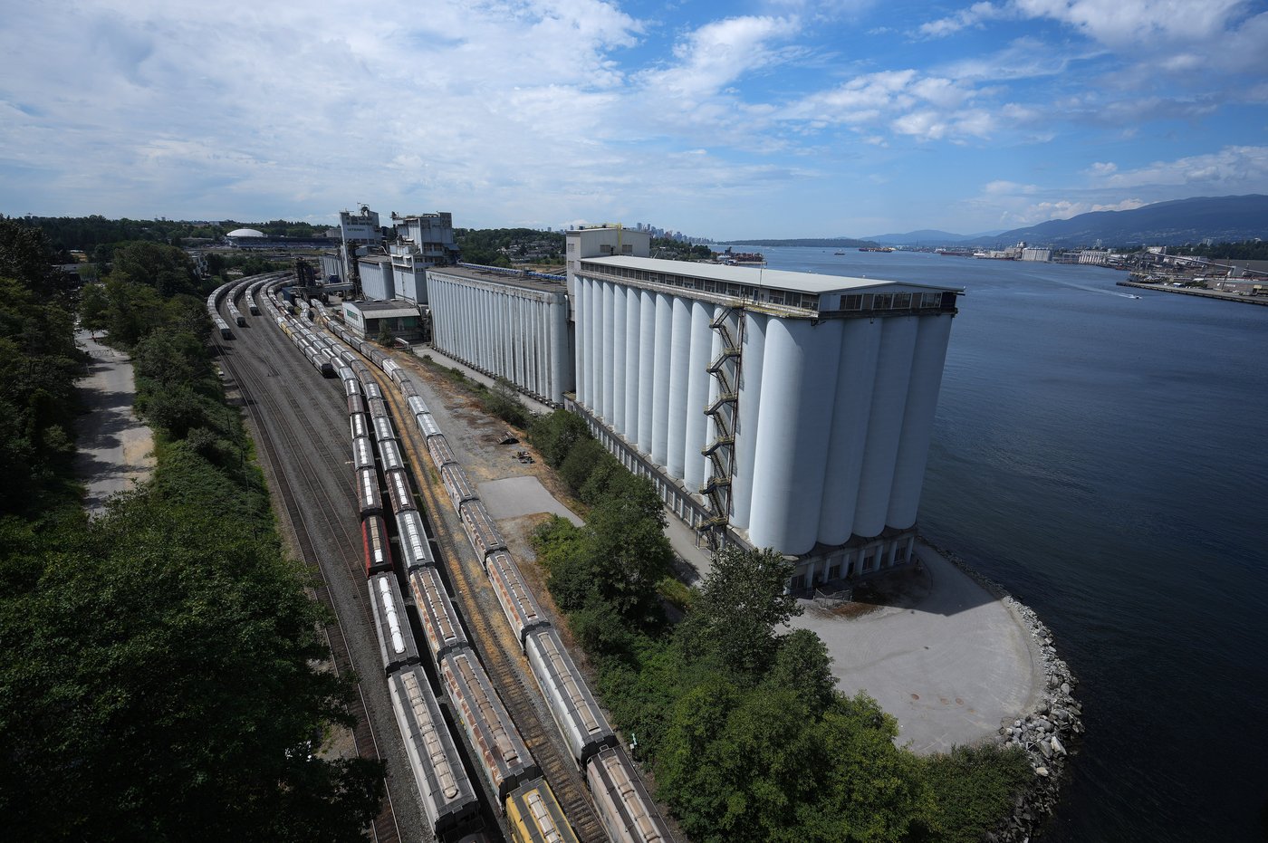 Tentative deal reached in Metro Vancouver grain strike, federal minister says | iNFOnews.ca