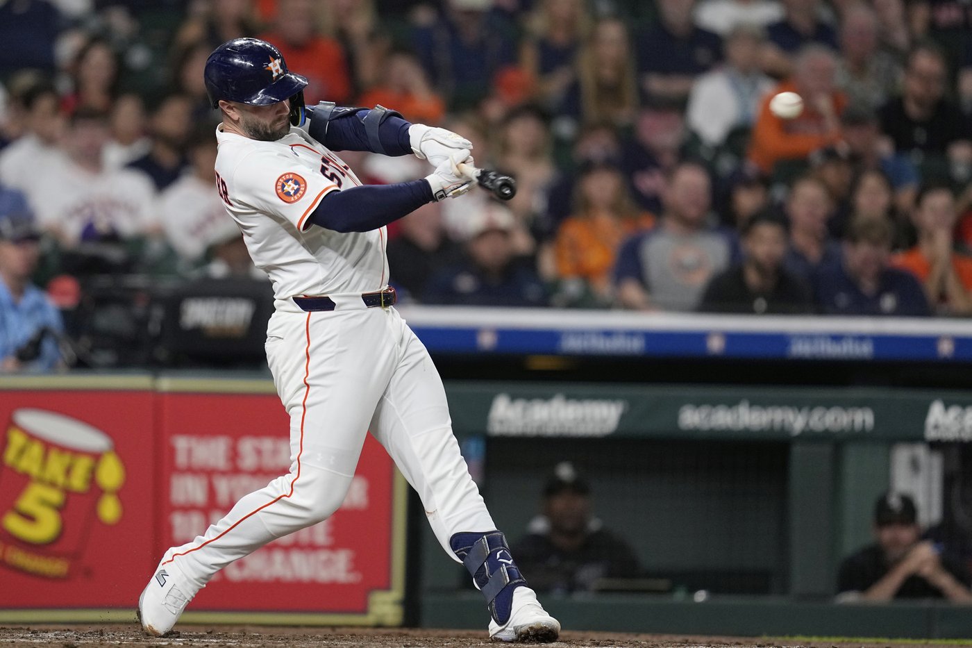 Walker homers and drives in 4 as Astros rout White Sox 10-2 | iNFOnews.ca Walker homers and drives in 4 as Astros rout White Sox 10-2 | iNFOnews.ca