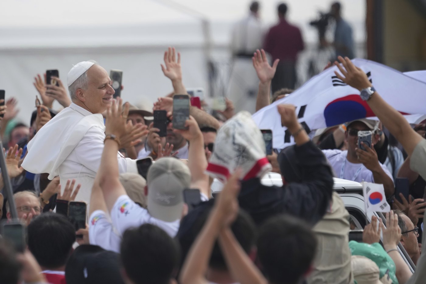 Pope Leo XIV tells 1 million Catholic youths that they are 'the sign a different world is possible' | iNFOnews.ca