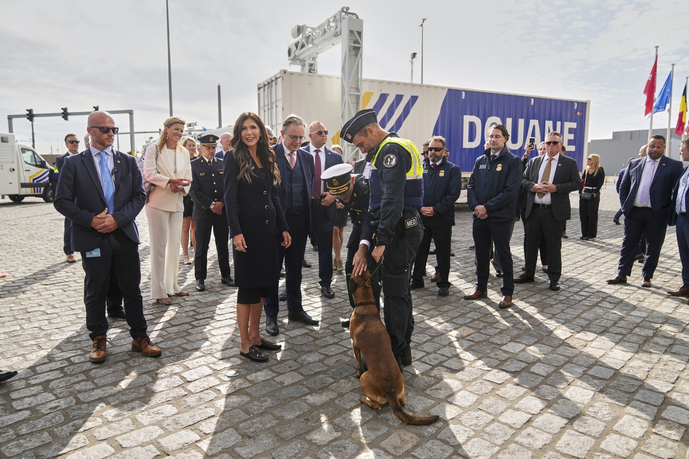 US homeland security chief and Belgian prime minister pledge joint efforts to tackle drug smuggling | iNFOnews.ca