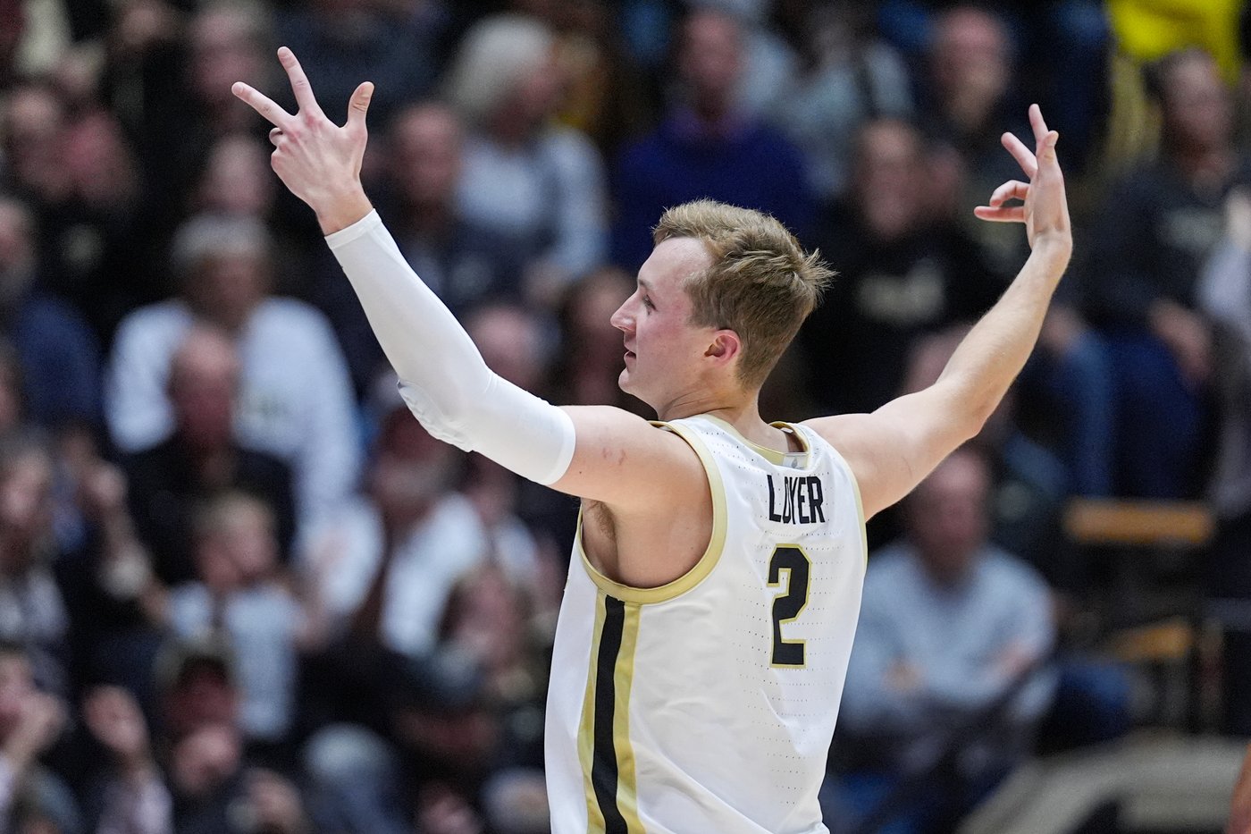 Fletcher Loyer and Braden Smith team up to lead No. 1 Purdue to 82-51 rout of Evansville in opener | iNFOnews.ca Fletcher Loyer and Braden Smith team up to lead No. 1 Purdue to 82-51 rout of Evansville in opener | iNFOnews.ca