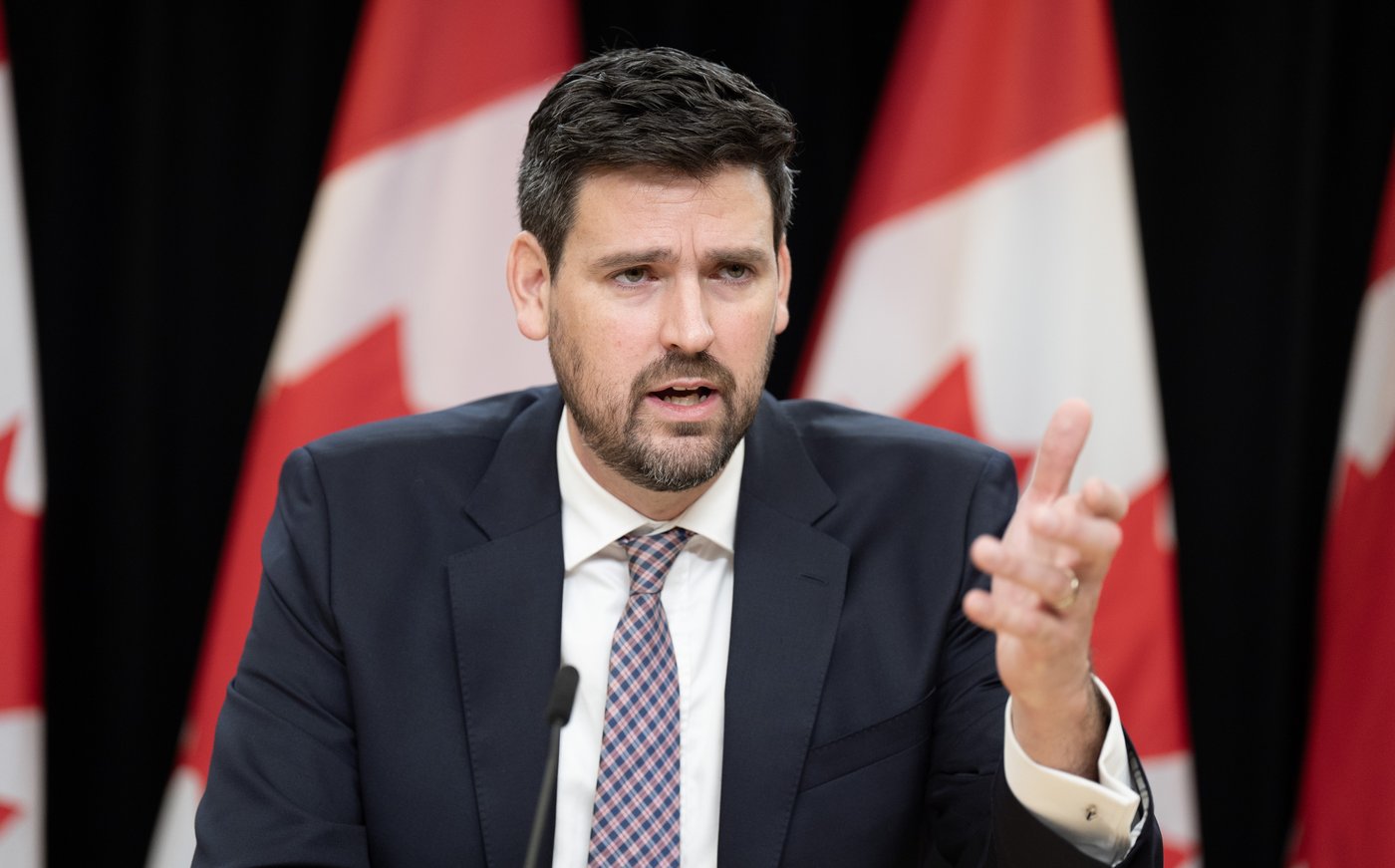 Liberal officials say it's 'essential' their next party leader is bilingual | iNFOnews.ca