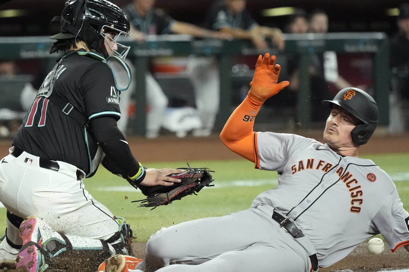 Chapman's inside-the-park HR lifts Giants to 6-3 win, Diamondbacks lose ground in NL playoff race | iNFOnews.ca Chapman's inside-the-park HR lifts Giants to 6-3 win, Diamondbacks lose ground in NL playoff race | iNFOnews.ca