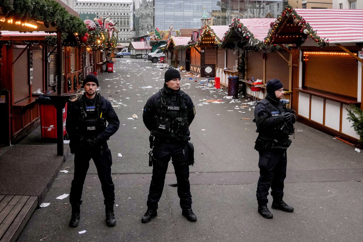 Germans mourn the 5 killed and 200 injured in the apparent attack on a Christmas market | iNFOnews.ca Germans mourn the 5 killed and 200 injured in the apparent attack on a Christmas market | iNFOnews.ca