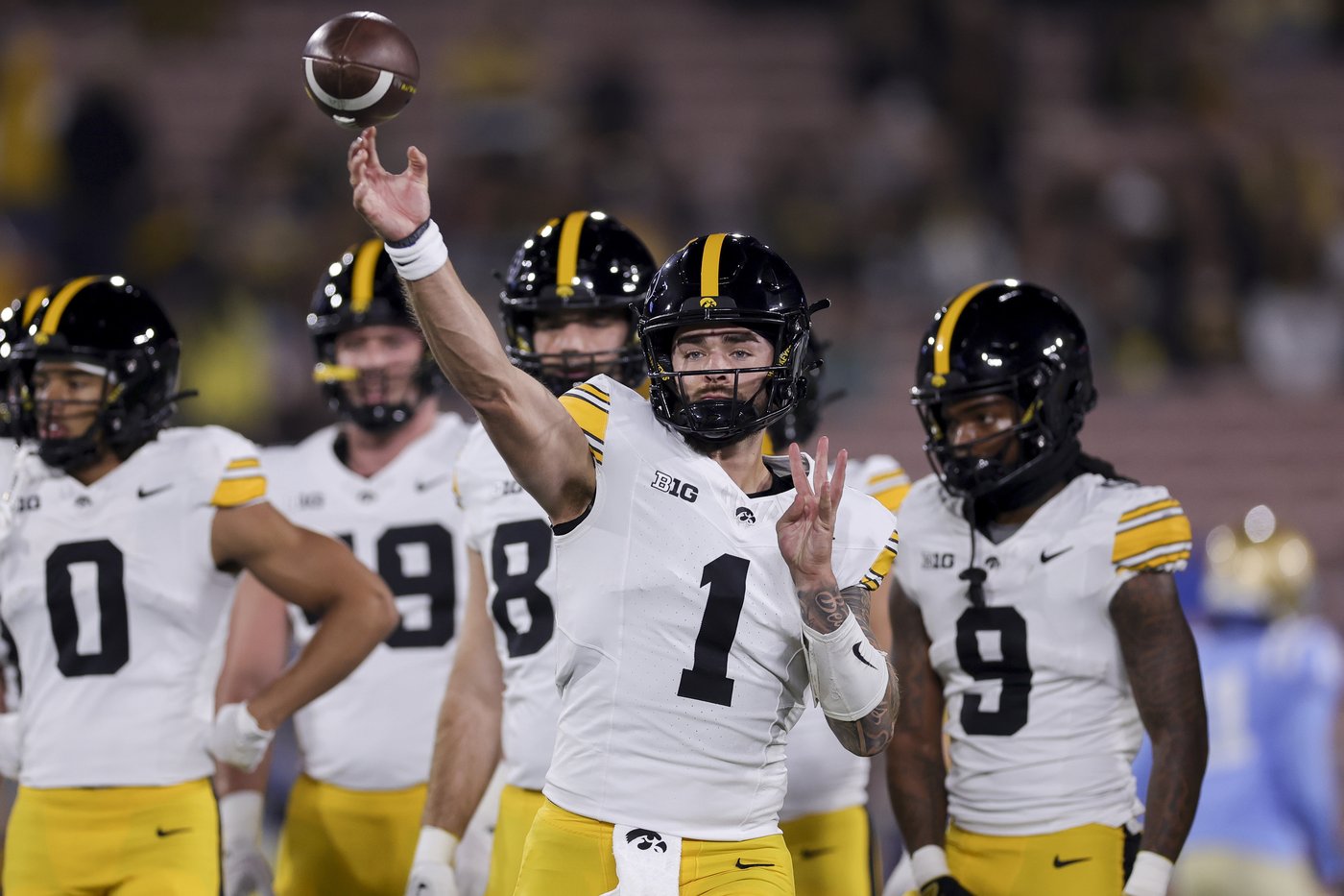 Garbers, Schwesinger lead UCLA past Iowa 20-17 for Bruins' 3rd straight win | iNFOnews.ca Garbers, Schwesinger lead UCLA past Iowa 20-17 for Bruins' 3rd straight win | iNFOnews.ca