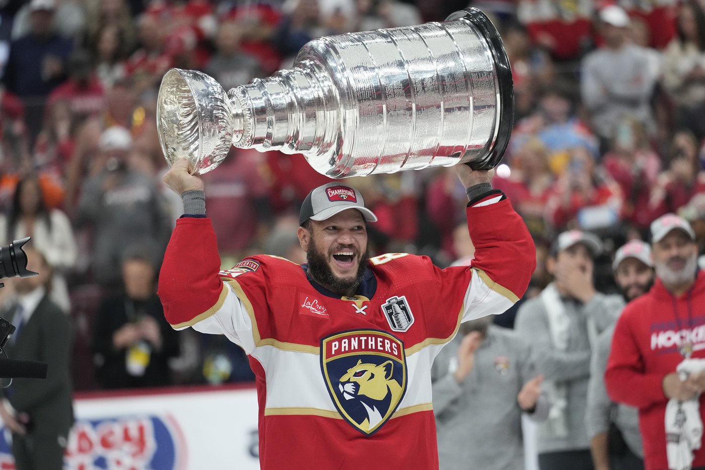 Kyle Okposo joins the NHL Players' Association months after winning the Stanley Cup and retiring | iNFOnews.ca