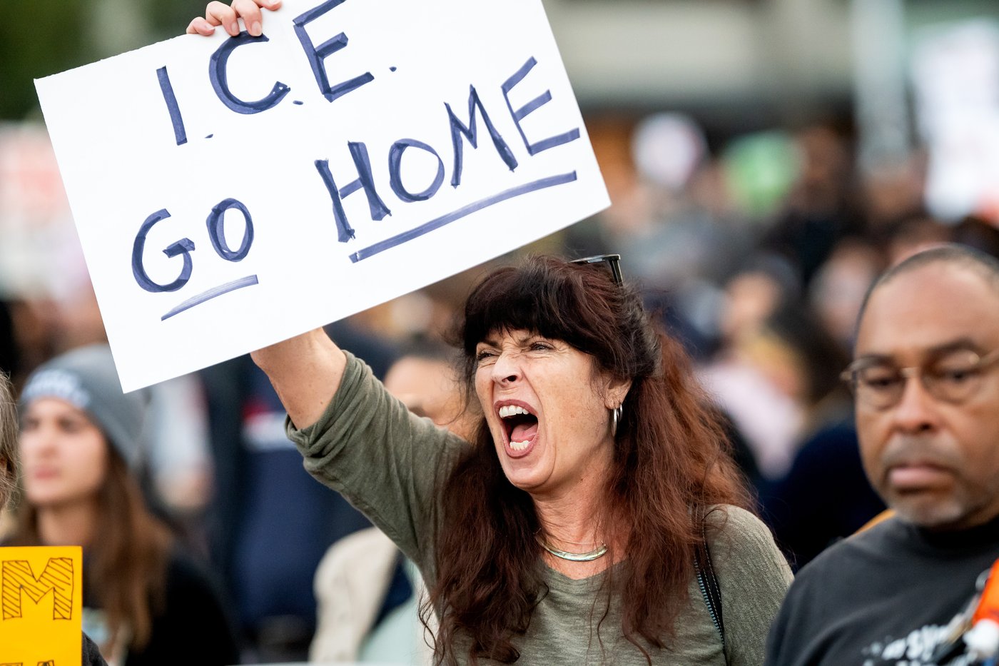 Photos of protesters pushing back on Trump’s plan to surge federal troops to San Francisco | iNFOnews.ca