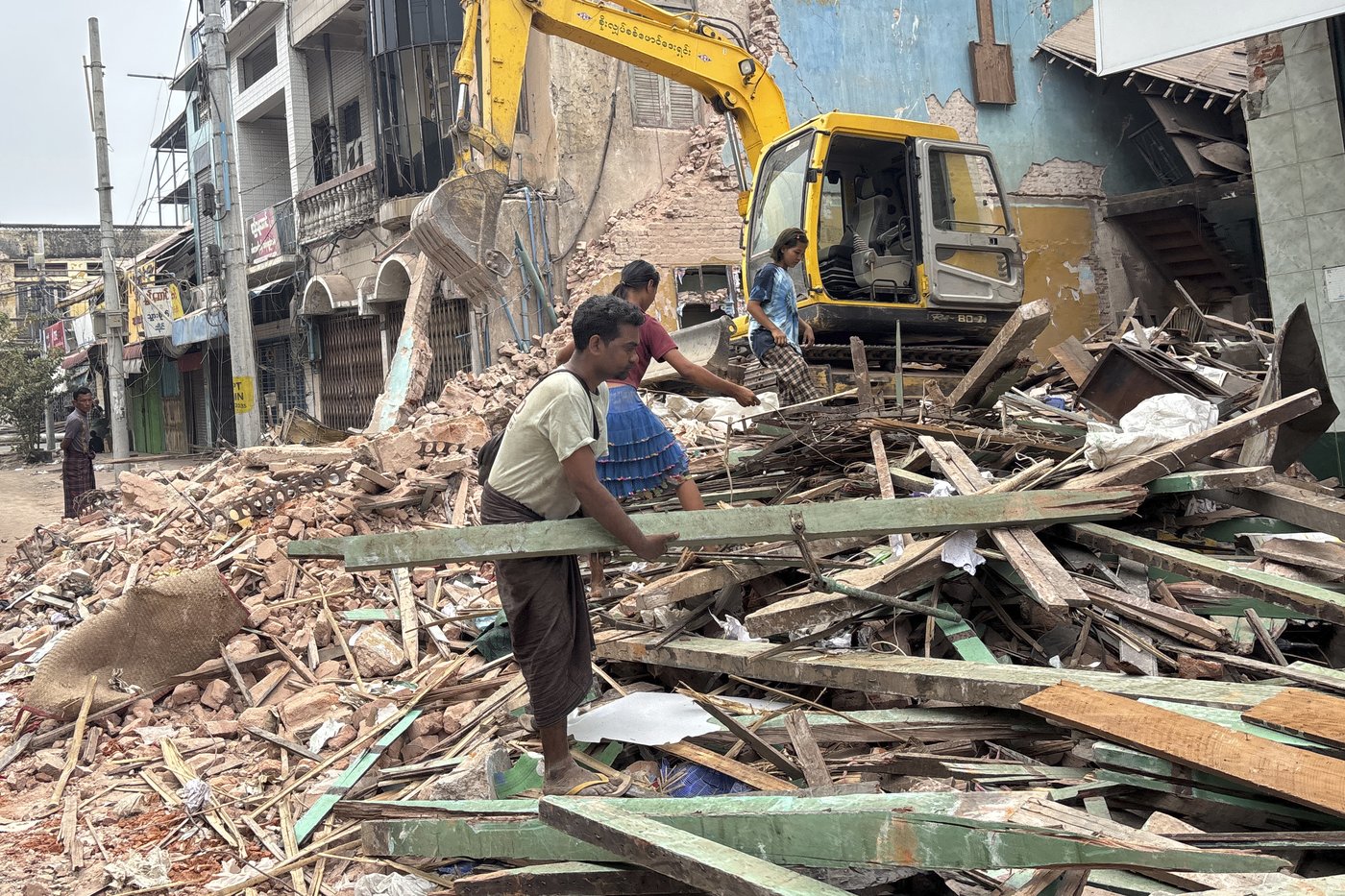 Aftershocks and lack of resources hinder recovery work 3 weeks after Myanmar's deadly earthquake | iNFOnews.ca Aftershocks and lack of resources hinder recovery work 3 weeks after Myanmar's deadly earthquake | iNFOnews.ca