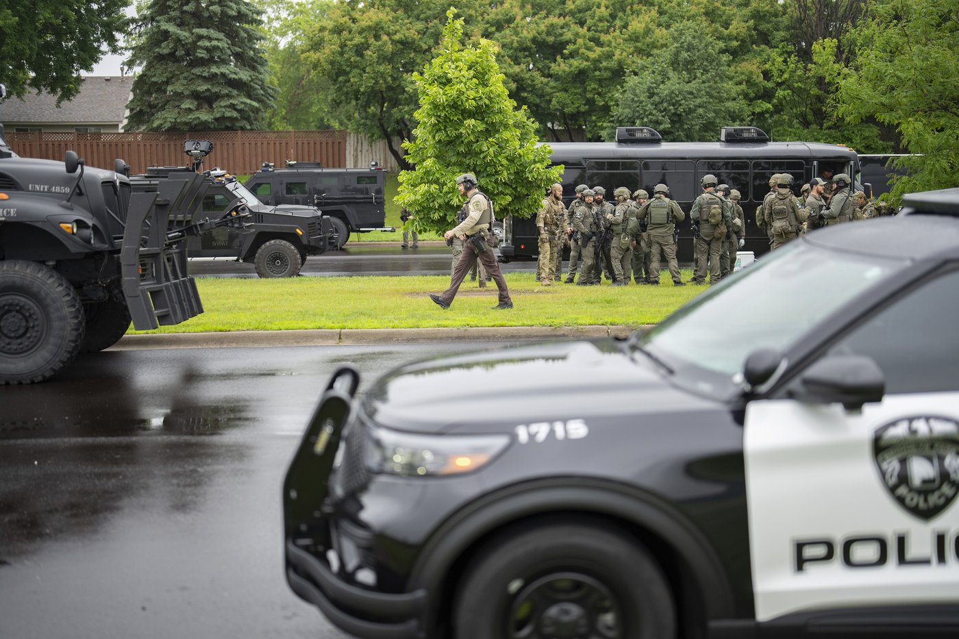 Authorities still searching for suspect in shooting of 2 Minnesota state lawmakers | iNFOnews.ca