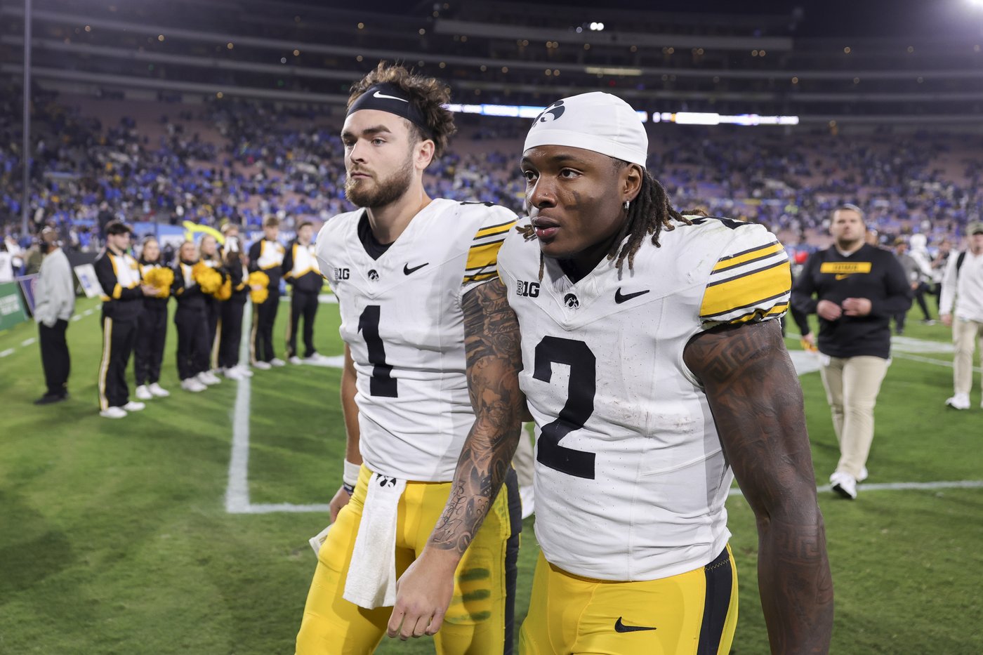 Garbers, Schwesinger lead UCLA past Iowa 20-17 for Bruins' 3rd straight win | iNFOnews.ca Garbers, Schwesinger lead UCLA past Iowa 20-17 for Bruins' 3rd straight win | iNFOnews.ca