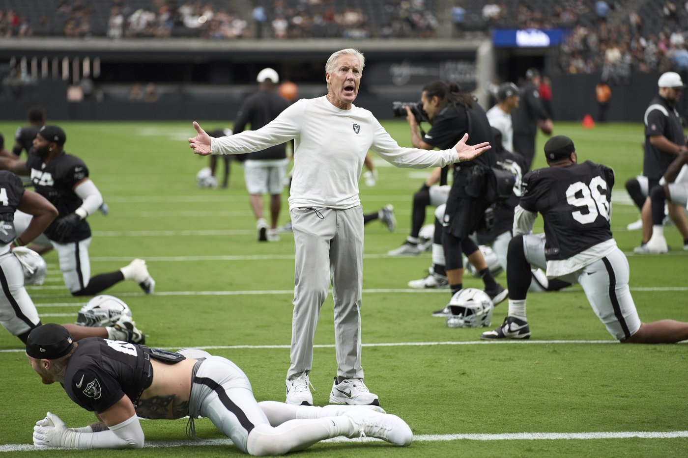 Back to Seattle: Carroll, Smith return in Raiders-Seahawks pre-season game | iNFOnews.ca