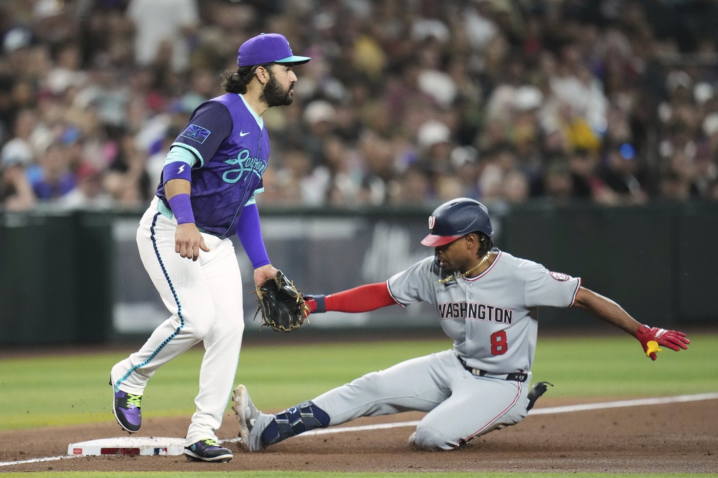 Josh Bell hits 3-run homer, Nationals knock off Diamondbacks 9-7 in series opener | iNFOnews.ca