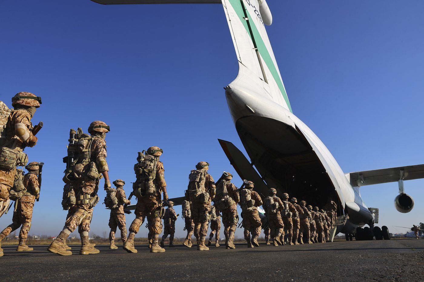 Iran holds military drills as it faces rising economic pressures and Trump's return | iNFOnews.ca