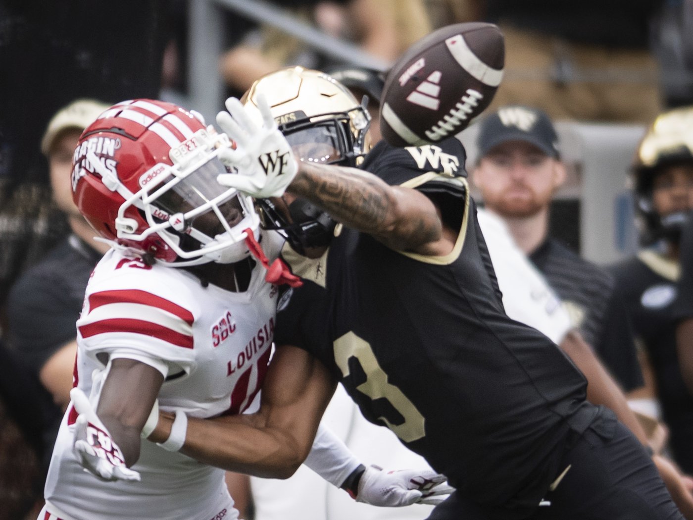 Louisiana makes its late FG, Wake Forest misses as Ragin' Cajuns take 41-38 road win | iNFOnews.ca Louisiana makes its late FG, Wake Forest misses as Ragin' Cajuns take 41-38 road win | iNFOnews.ca