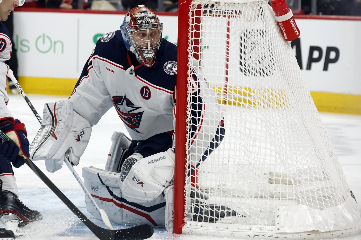 Panthers get goalie Daniil Tarasov from Blue Jackets, Wild trade center Freddy Gaudreau to Kraken | iNFOnews.ca