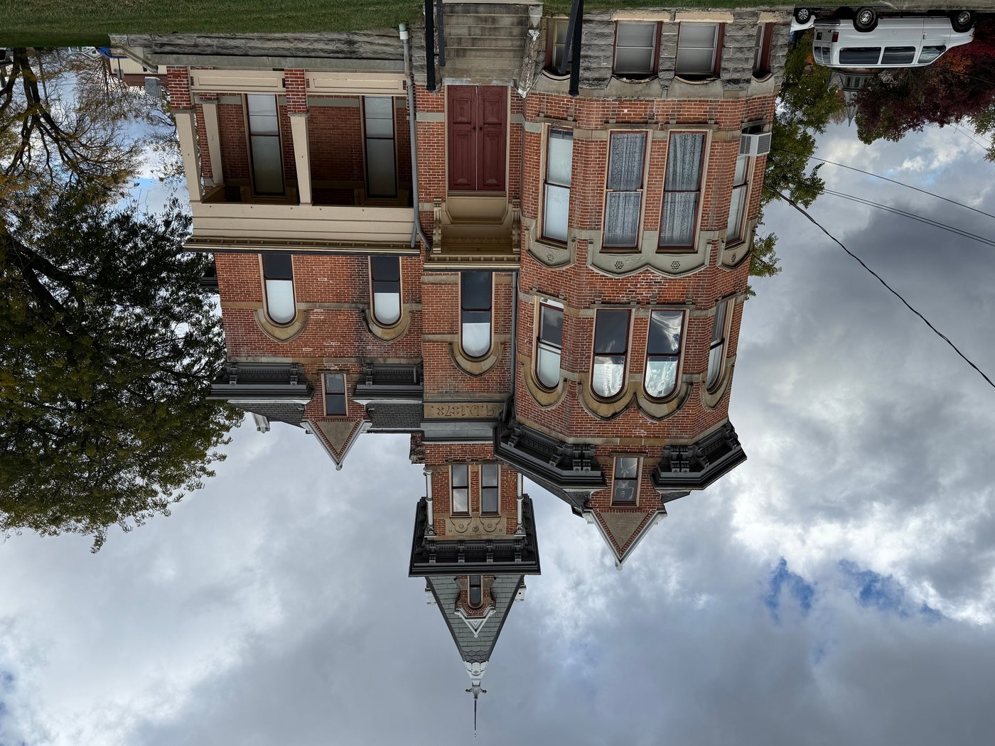 Former jail building draws couples for Halloween weddings in Ohio | iNFOnews.ca