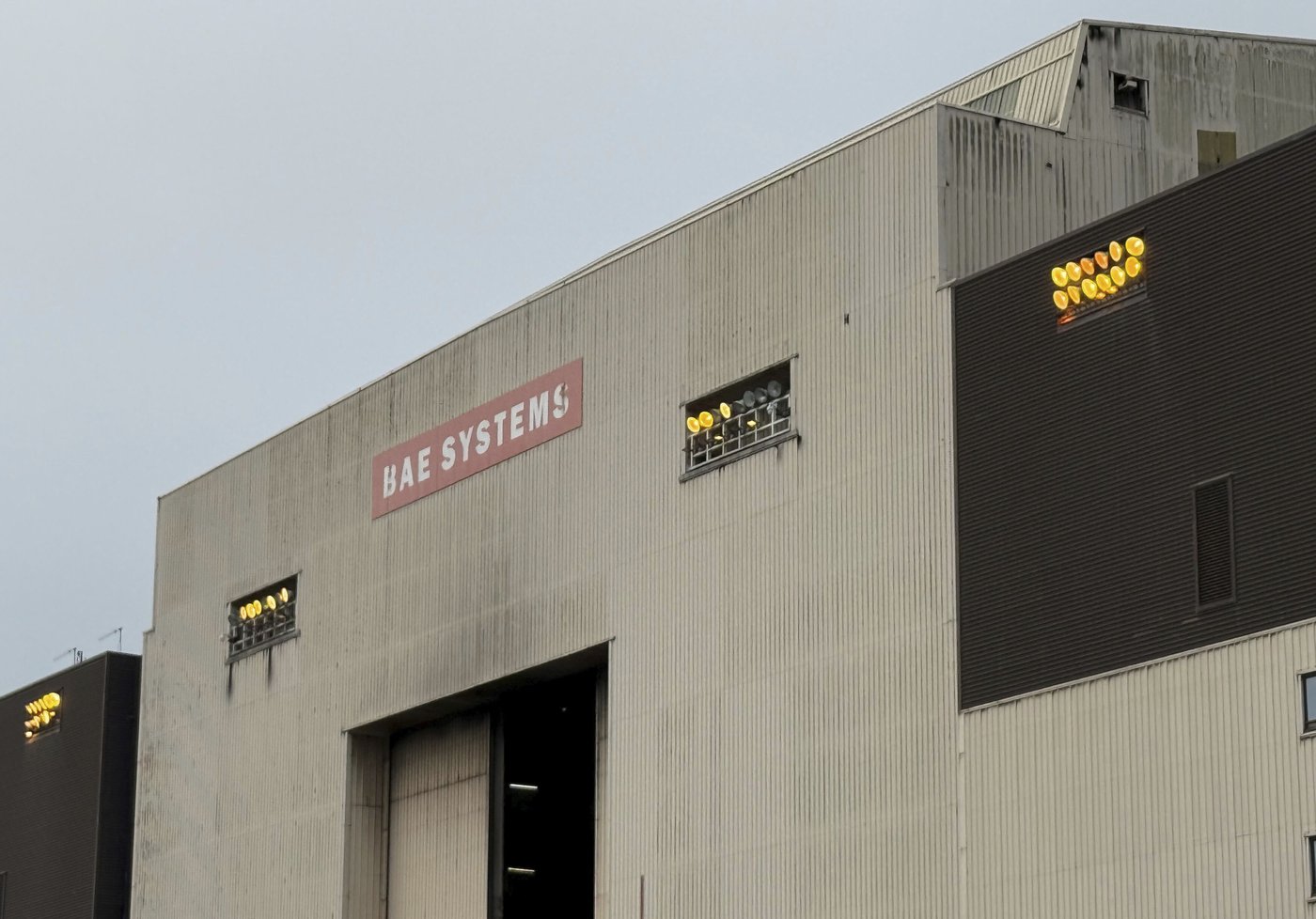 Police say there is no nuclear risk after a fire at Britain's nuclear submarine shipyard | iNFOnews.ca Police say there is no nuclear risk after a fire at Britain's nuclear submarine shipyard | iNFOnews.ca
