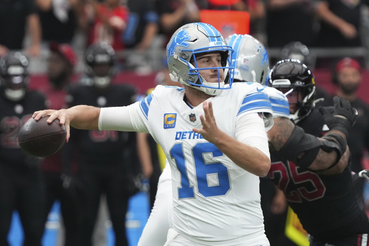 Jared Goff throws 2 TD passes and Lions' defense slows Kyler Murray in 20-13 win over Cardinals | iNFOnews.ca Jared Goff throws 2 TD passes and Lions' defense slows Kyler Murray in 20-13 win over Cardinals | iNFOnews.ca