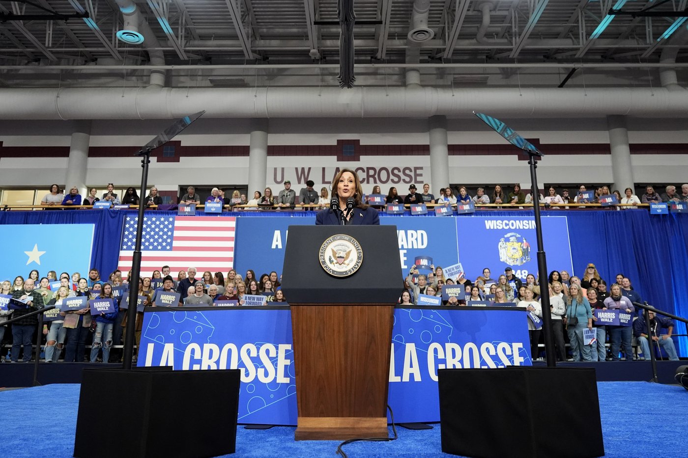 Harris campaign features less talk of joy and more head-on digs at Trump as Election Day nears | iNFOnews.ca