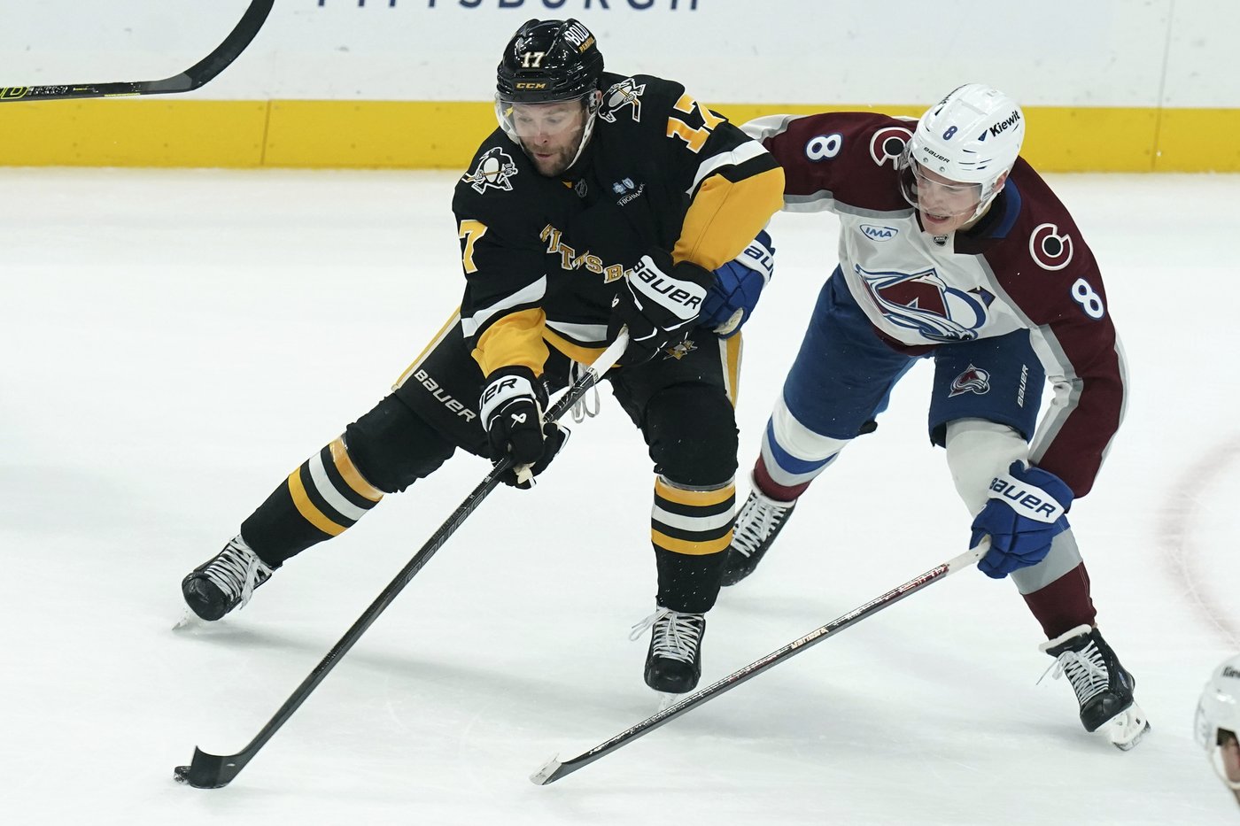 Rantanen records hat trick in 600th game and adds two assists as the Avalanche drill Pittsburgh 6-2 | iNFOnews.ca Rantanen records hat trick in 600th game and adds two assists as the Avalanche drill Pittsburgh 6-2 | iNFOnews.ca