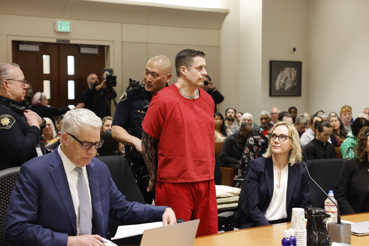 Suburban Seattle officer gets over 16 years in prison for fatally shooting a homeless man | iNFOnews.ca
