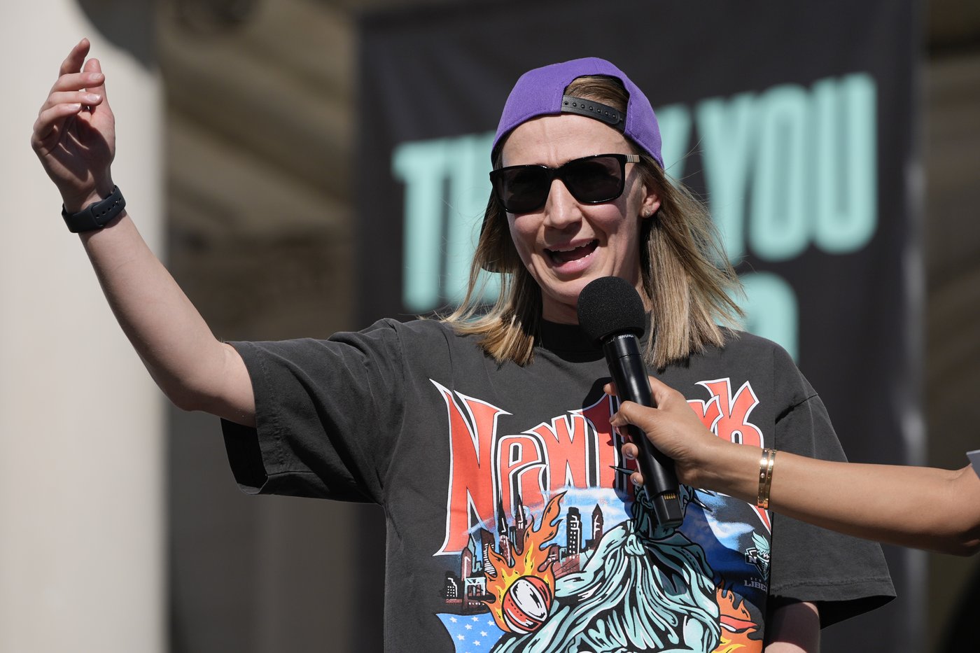 New York Liberty basketball team honored with ticker-tape parade in Canyon of Heroes | iNFOnews.ca