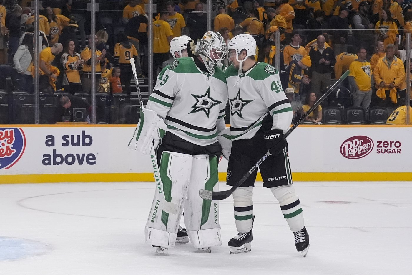Dallas Stars sign goalie Jake Oettinger to an 8-year, $66 million extension | iNFOnews.ca Dallas Stars sign goalie Jake Oettinger to an 8-year, $66 million extension | iNFOnews.ca