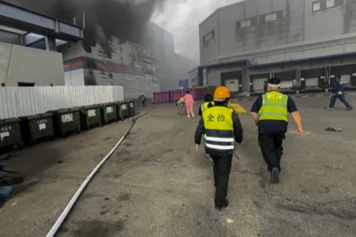A massive fire kills 9 people at a building under construction in Taiwan | iNFOnews.ca A massive fire kills 9 people at a building under construction in Taiwan | iNFOnews.ca