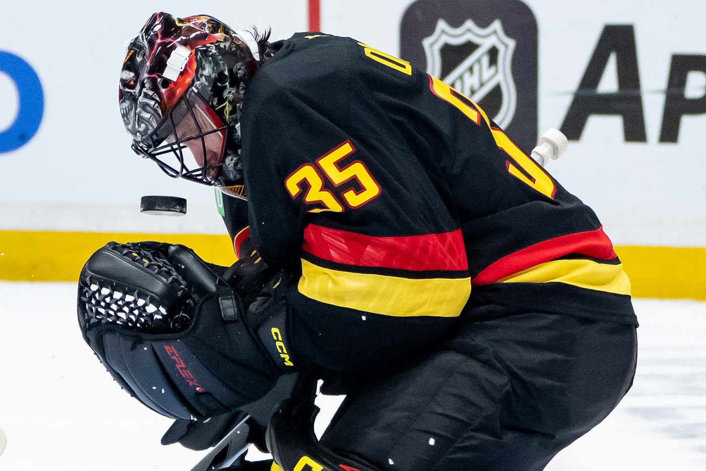 Sherwood scores in overtime as Canucks slip past Oilers 4-3 | iNFOnews.ca
