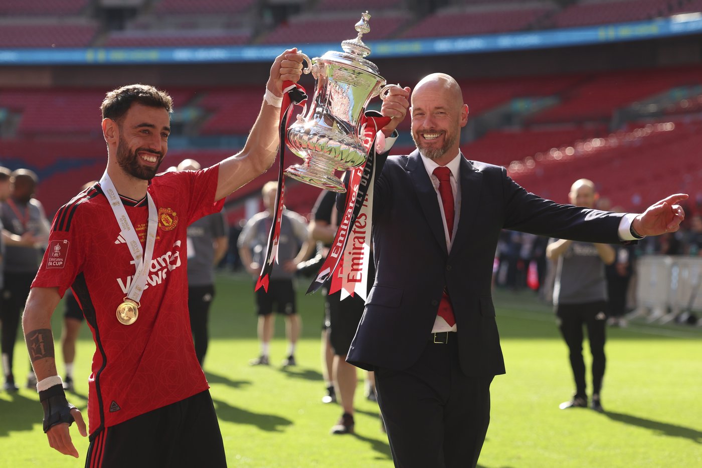 Man United fires Ten Hag after woeful start to the season and reportedly in talks with Amorim | iNFOnews.ca