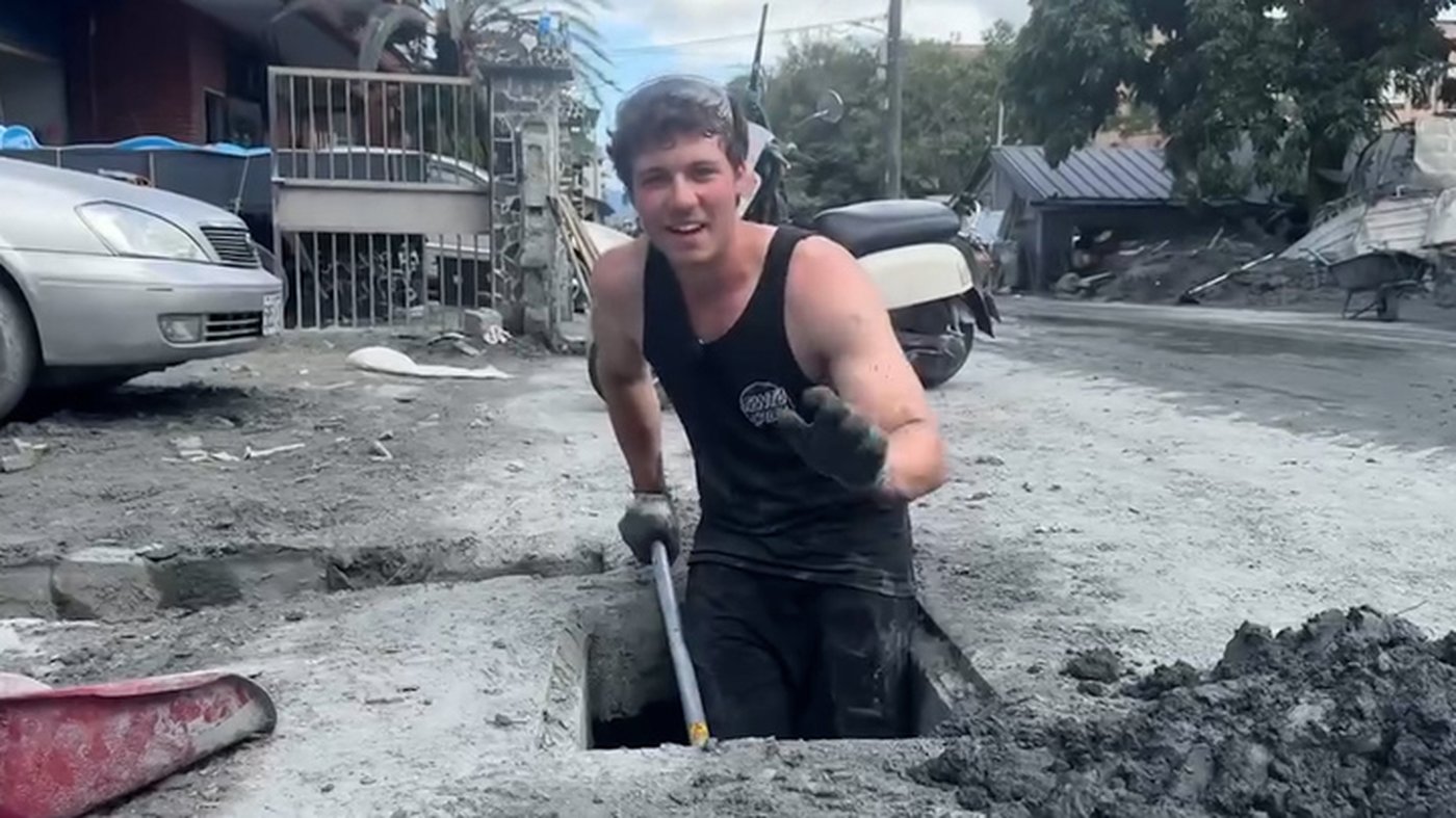 'Shovel Superman’': Alberta man uses vacation to help clean up floods in Taiwan | iNFOnews.ca 'Shovel Superman’': Alberta man uses vacation to help clean up floods in Taiwan | iNFOnews.ca