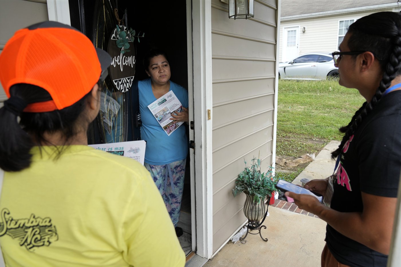 Voting groups that got a boost from Harris' candidacy are still working to persuade voters of color | iNFOnews.ca Voting groups that got a boost from Harris' candidacy are still working to persuade voters of color | iNFOnews.ca