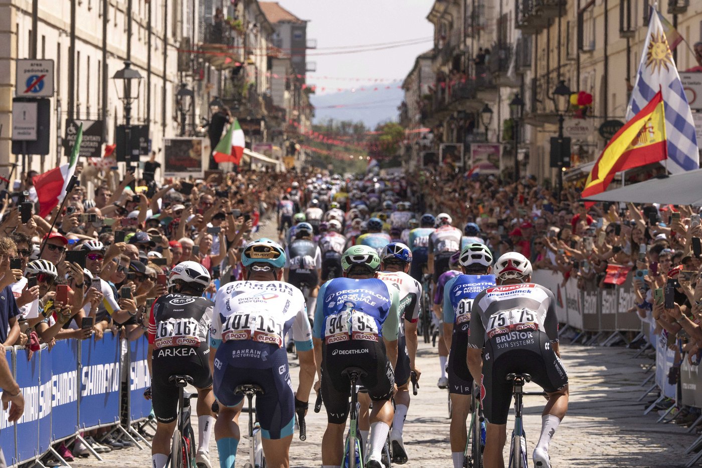 Jasper Philipsen wins sprint finish on opening stage of Spanish Vuelta | iNFOnews.ca