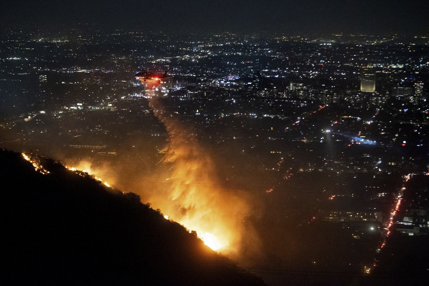 Stars lose homes in Los Angeles area fires and Jamie Lee Curtis pledges $1M to relief effort | iNFOnews.ca