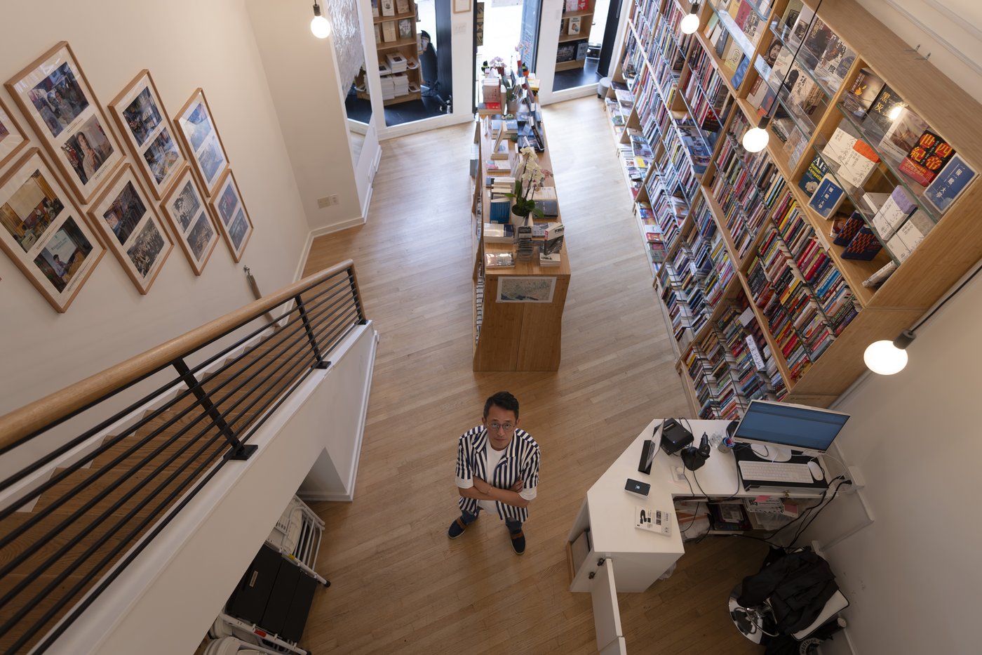 As China cracks down on bookstores at home, Chinese-language booksellers are flourishing overseas | iNFOnews.ca