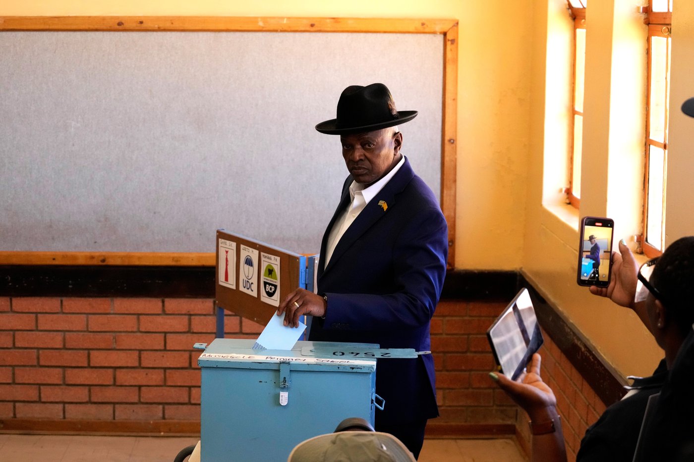 Botswana holds an election where the diamond trade has become a central issue | iNFOnews.ca Botswana holds an election where the diamond trade has become a central issue | iNFOnews.ca