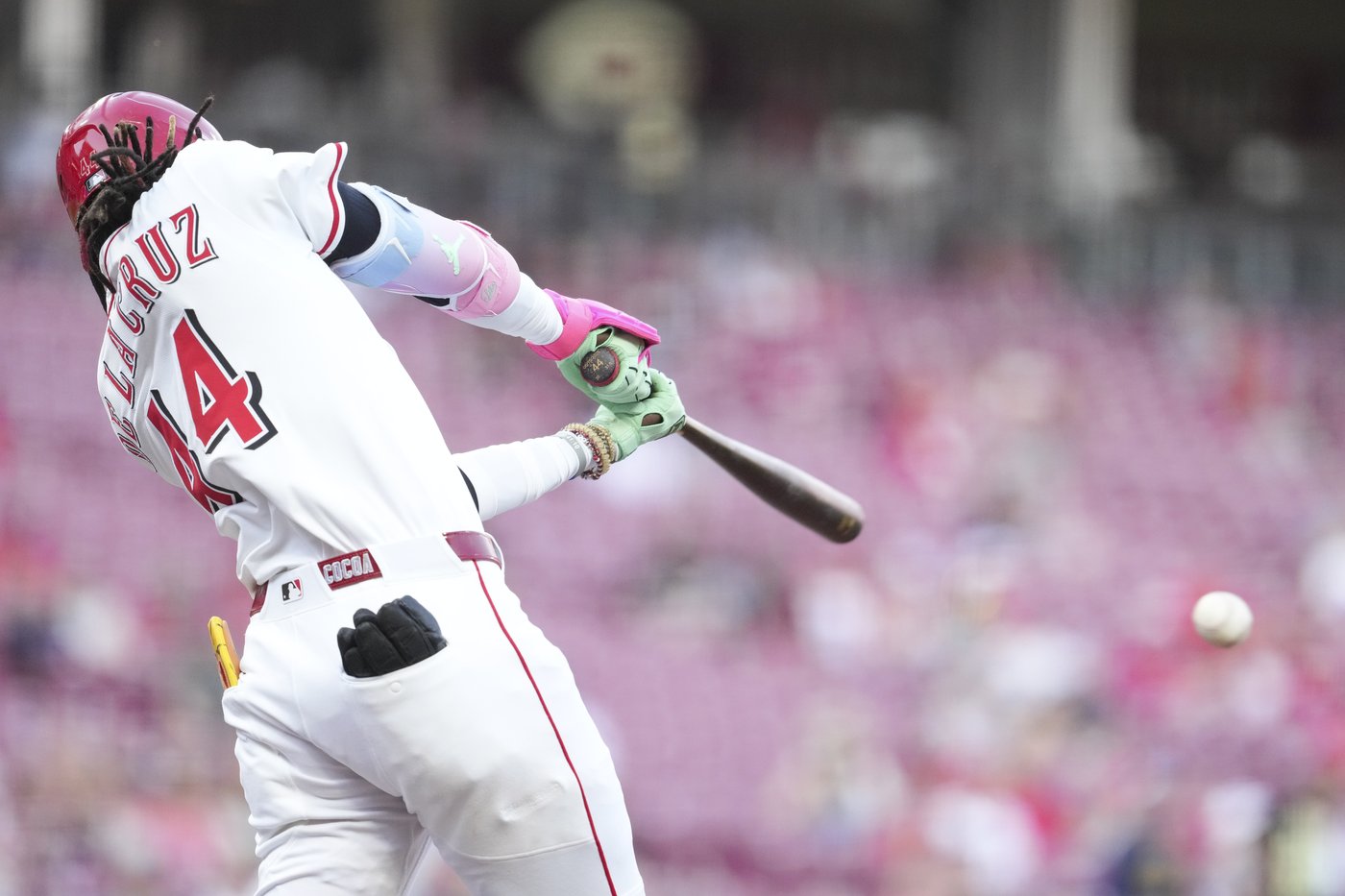 Christian Yelich's homer powers Brewers to 8th straight win, beating Reds 3-2 | iNFOnews.ca