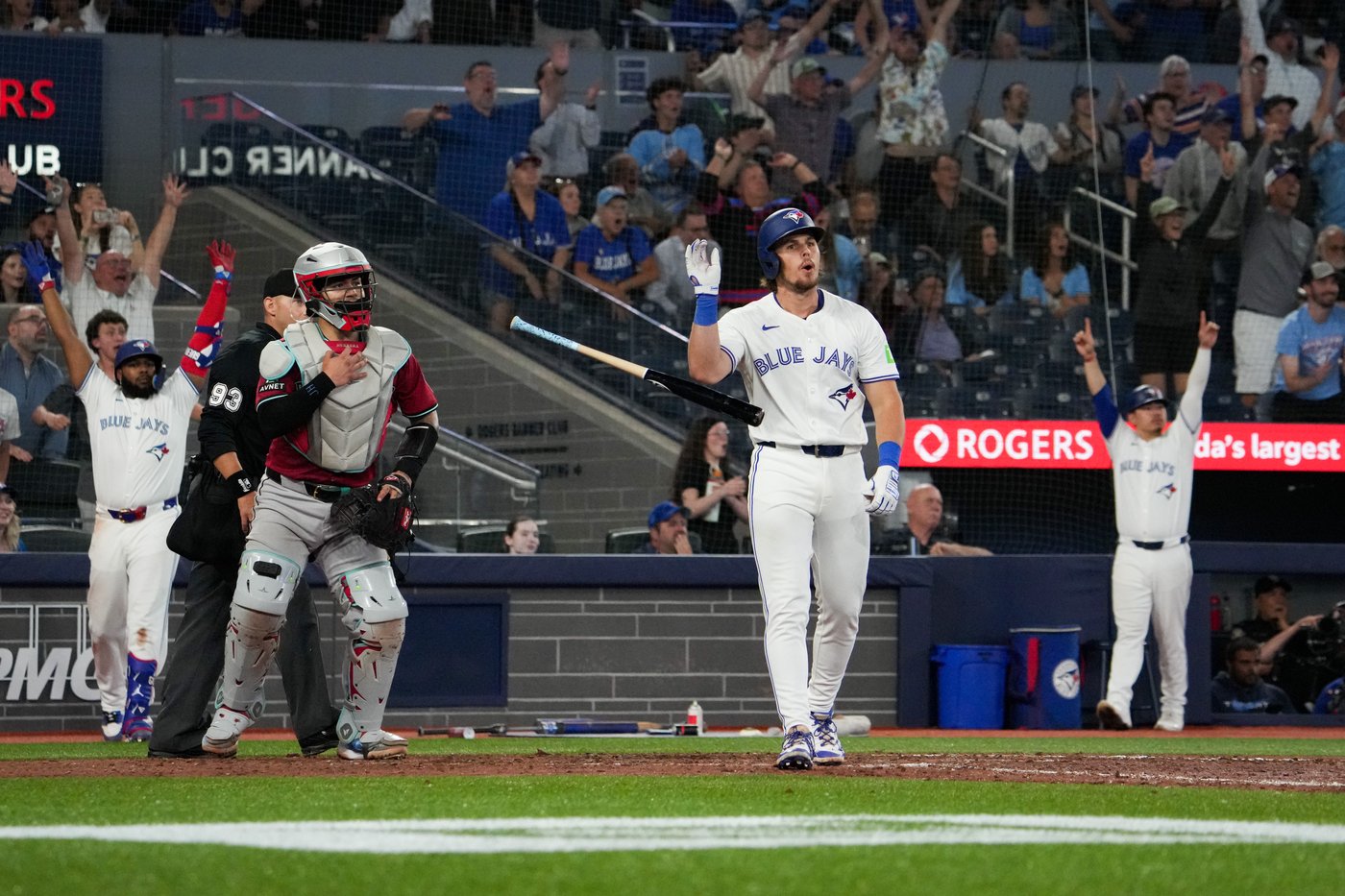 Barger hits walkoff homer to give Blue Jays a 5-4 win over the Diamondbacks | iNFOnews.ca Barger hits walkoff homer to give Blue Jays a 5-4 win over the Diamondbacks | iNFOnews.ca