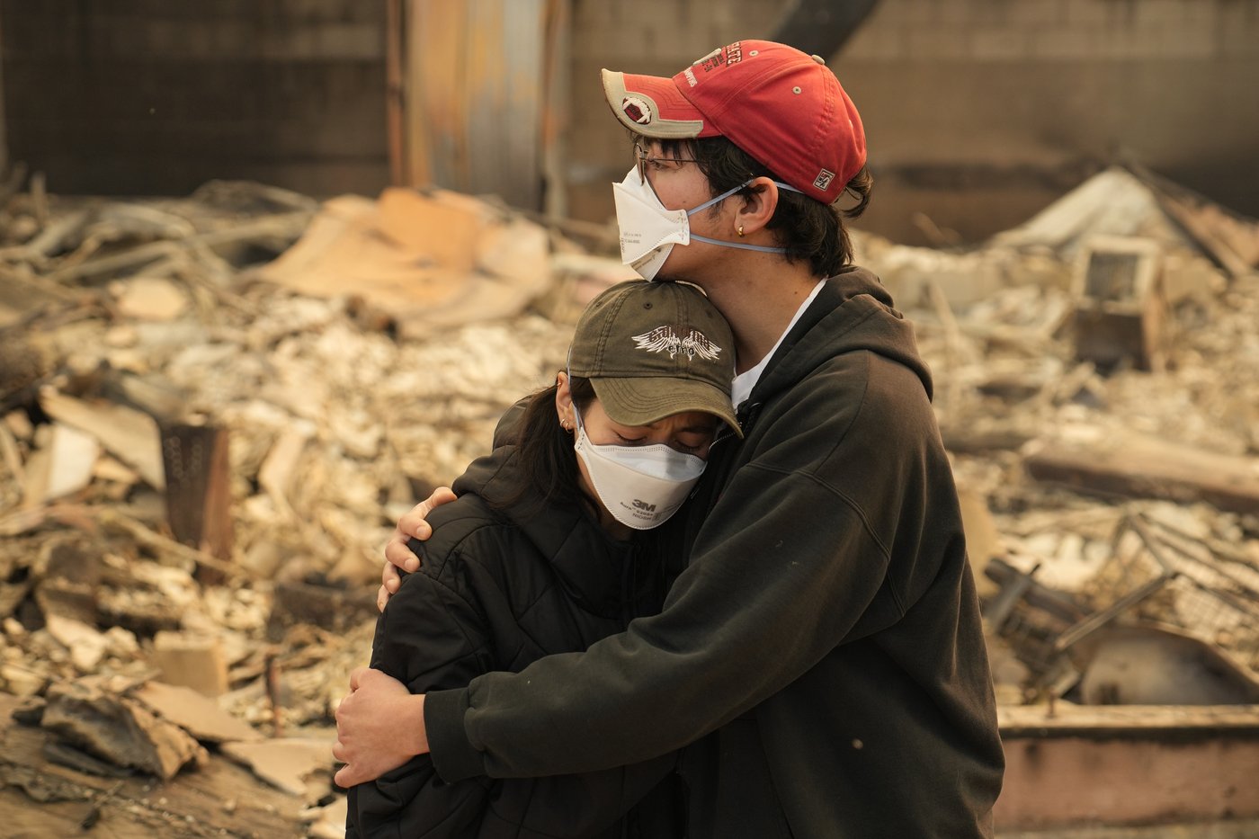 In Los Angeles, people snap up air filters and wear masks against smoke pollution | iNFOnews.ca In Los Angeles, people snap up air filters and wear masks against smoke pollution | iNFOnews.ca