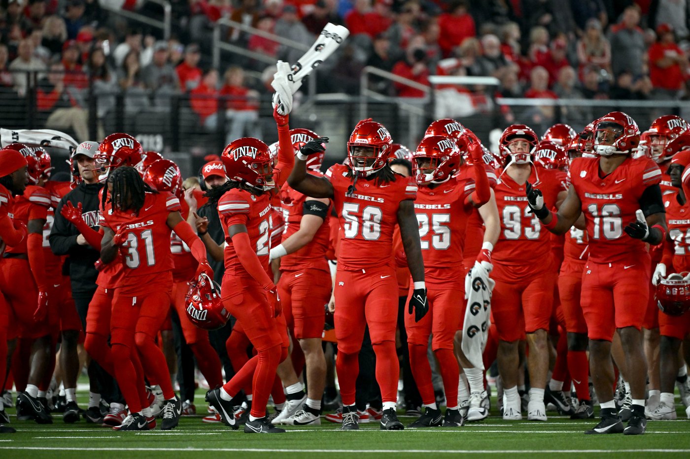Championship week: Clemson and UNLV could stir up title-game trouble for teams on the bubble for CFP | iNFOnews.ca Championship week: Clemson and UNLV could stir up title-game trouble for teams on the bubble for CFP | iNFOnews.ca